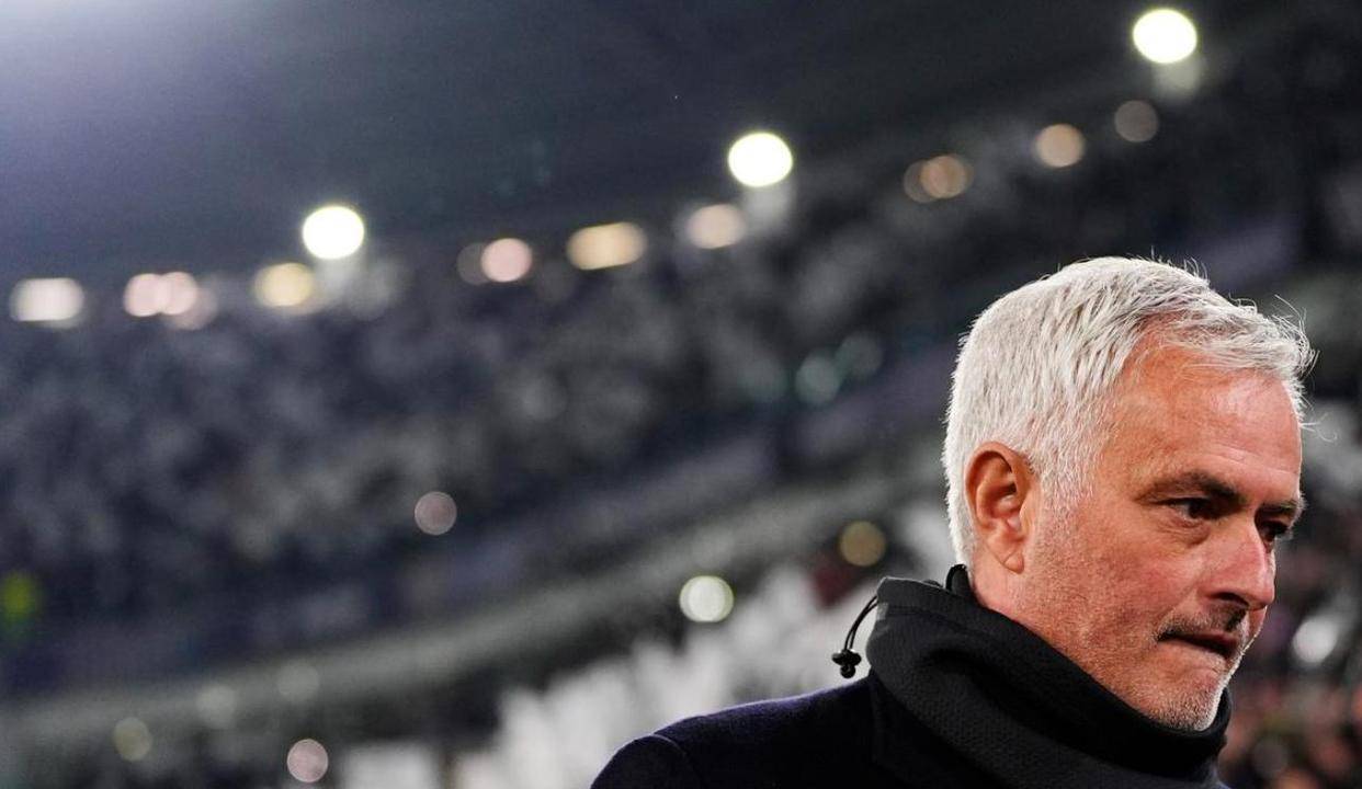 7场输5场，穆里尼奥低头认输，他的战术真的过时了？尤文2-0完胜晋级